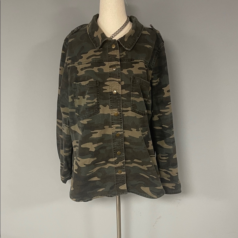 Forever 21 Green Camouflage Utility Jacket